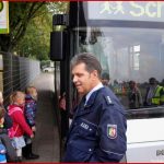 Mönchengladbach Kinder Lernen Korrektes Verhalten Im Schulbus